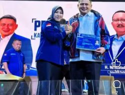 Ketua Fraksi Demokrat DPRD Sulsel Dampingi Munafri Arifuddin Terima KTA Partai Demokrat